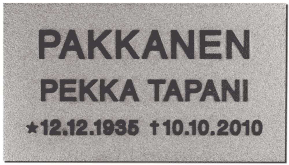 Valettu laatta kohokirjaimin n:o 3